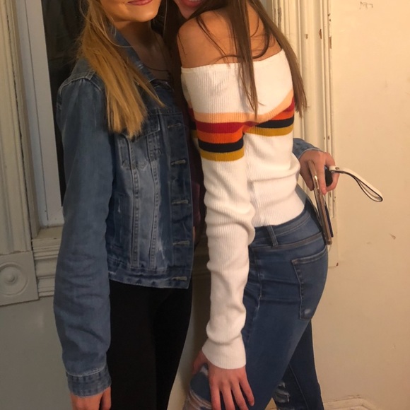 Off the shoulder sweater - Picture 4 of 4